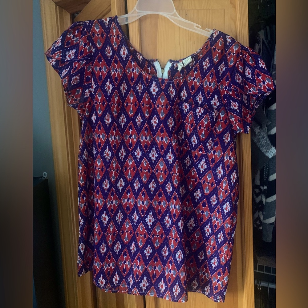 Patterned top
